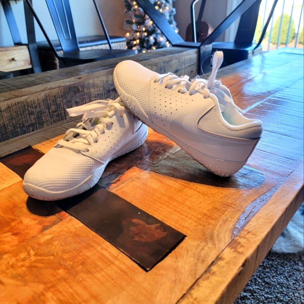 Little girl Nike Cheer Shoes